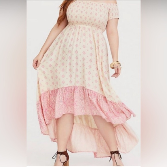 Torrid Hi Low Smocked Bohemian Paisley Print Dress Size 1X Cream Pink NWT - Picture 1 of 8